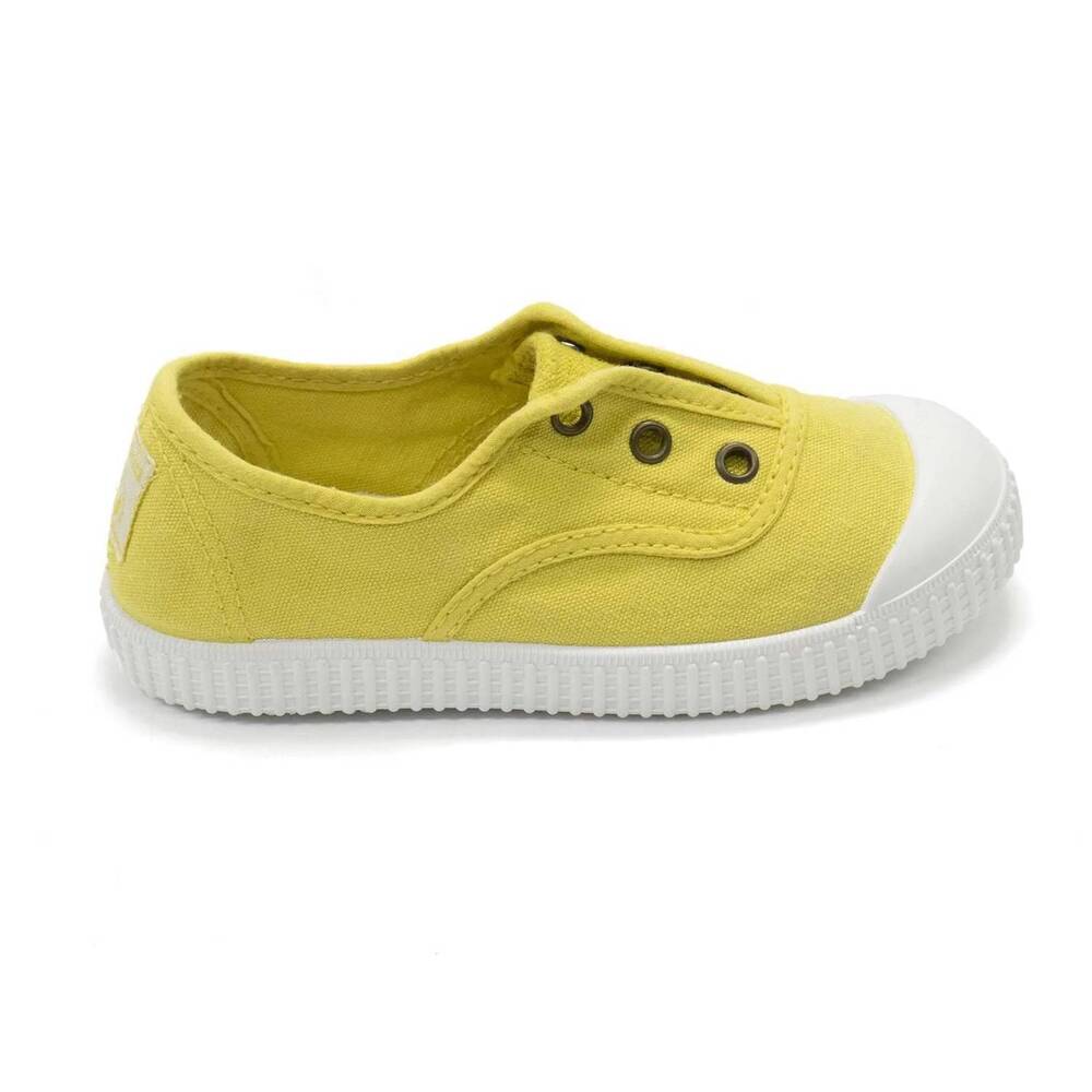 NEW VICTORIA girl's 1915 inglesa slip-on canvas shoes in maiz